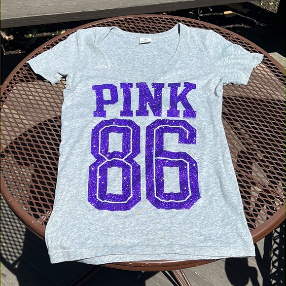 Victoria Secret PINK V-Neck Tee - Picture 3 of 3